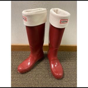 Hunter Tall Gloss Rain Boots: Military Red
